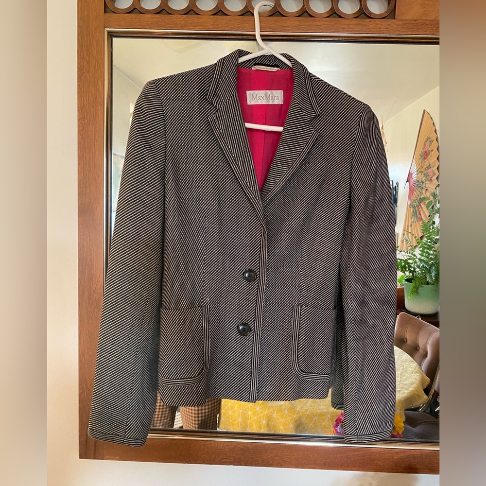 Vintage Max Mara pin striped blazer with hot pink silk Lining
